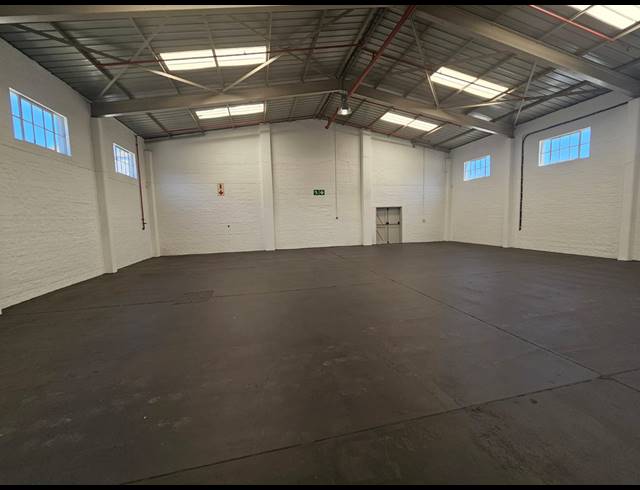 423M² WAREHOUSE TO LET IN MAITLAND